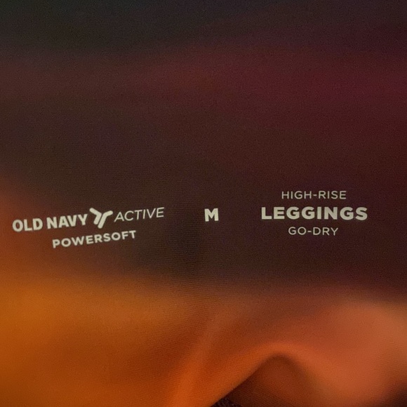 Old navy Maternity PowerSoft 7/8 Leggings Size: Medium - Picture 3 of 3